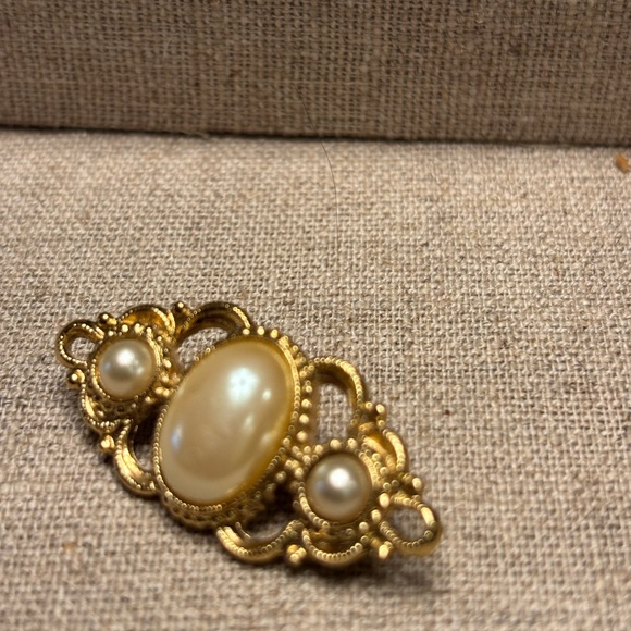 Vintage Gold Tone Faux Pearl Brooch - Victorian Revival Filigree Pin - Picture 9 of 11